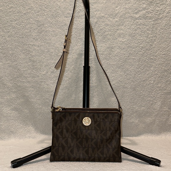 Michael Kors Crossbody Purse Brown and Tan Monogram Print with gold hardware - Picture 3 of 12